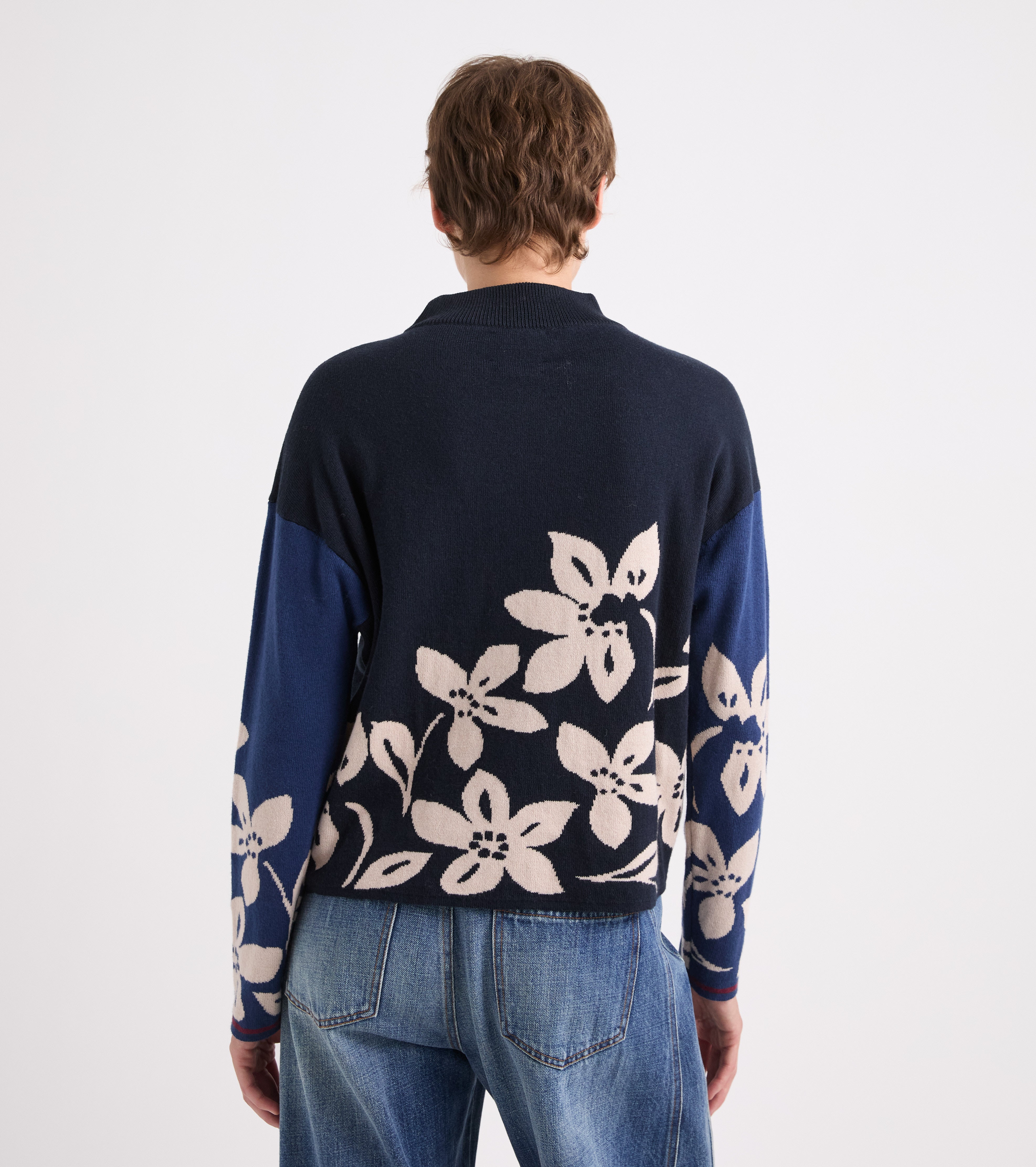 Blomstret trøje med høj hals, navy og beige