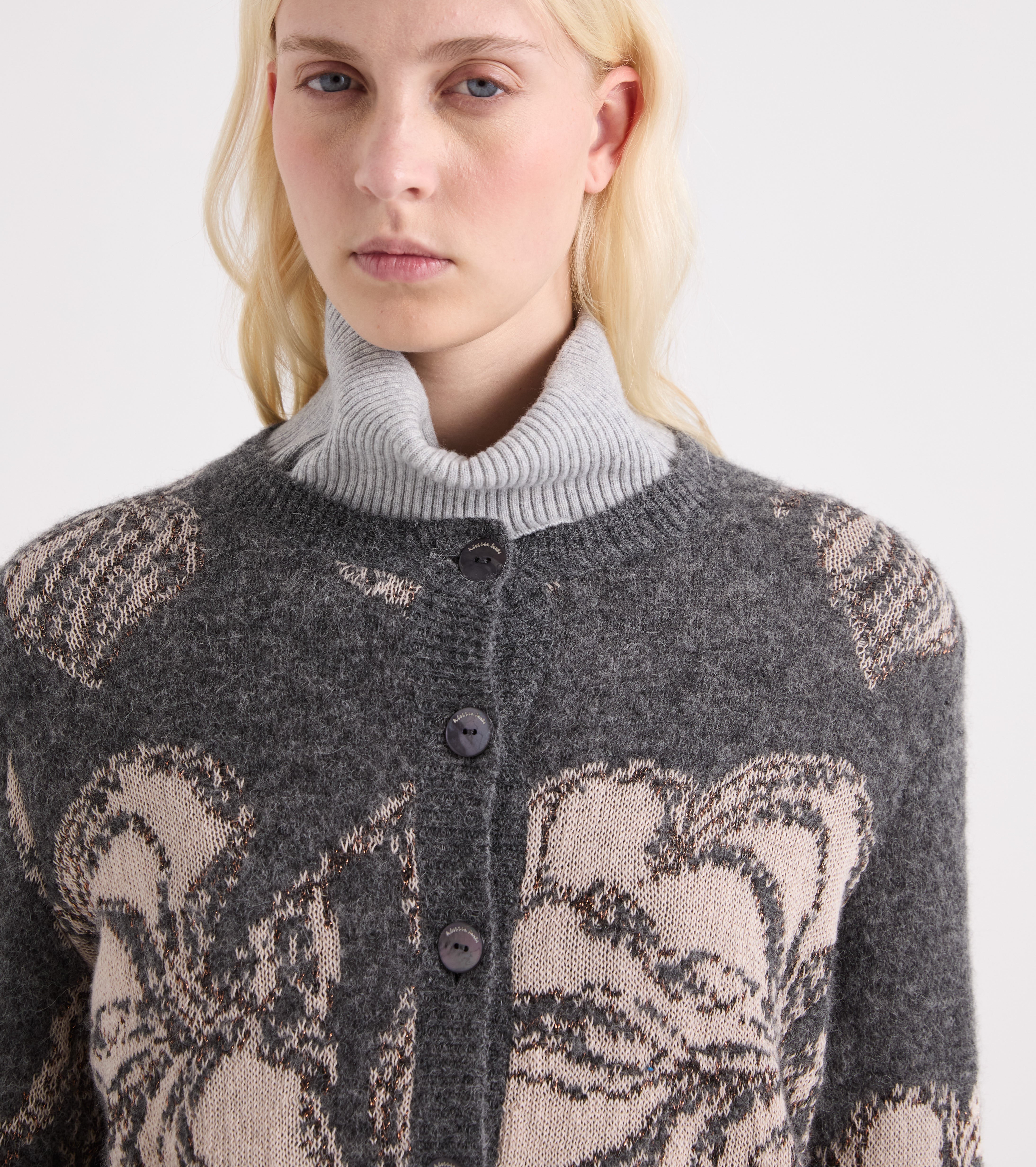 Blomstret cardigan i en blanding af alpaca i gråbeige